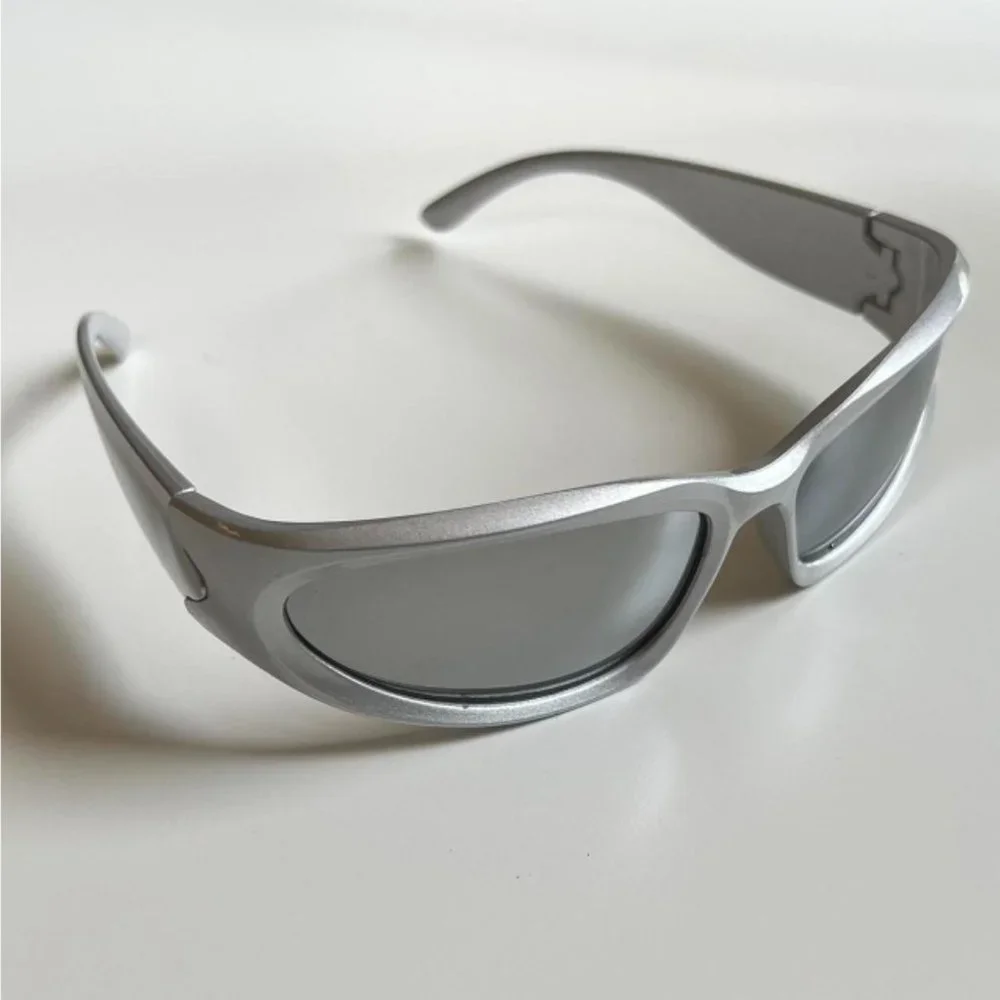 Y2K 2000s vintage style chrome silver surfer men's grey sunglasses